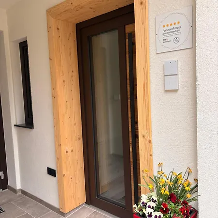 Alpenchalet Wasserfallblick Apartamento *